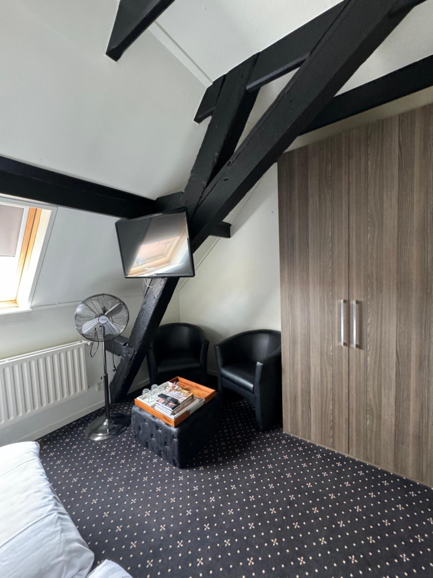 Ouwe Schuure Bed & Breakfast Слойс Екстериор снимка