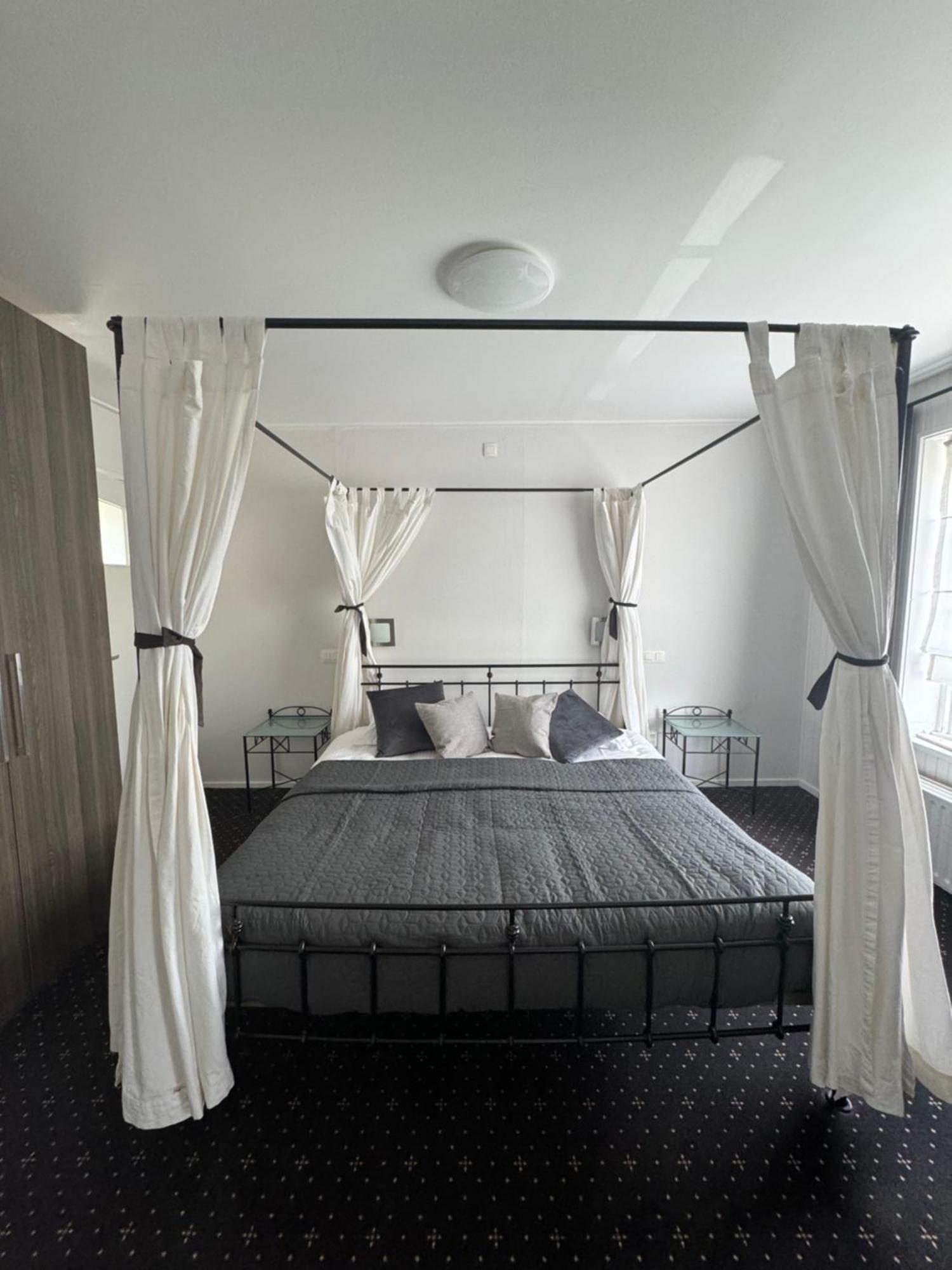 Ouwe Schuure Bed & Breakfast Слойс Екстериор снимка